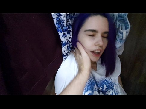 ❤️ Našel jsem svou sestru ve skříni a pomohl jí udělat se ️ Sex u nás ❌❤
